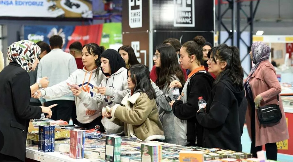Malatya Kitap Fuarı’nda pazar günü yazarlarla buluşma heyecanı