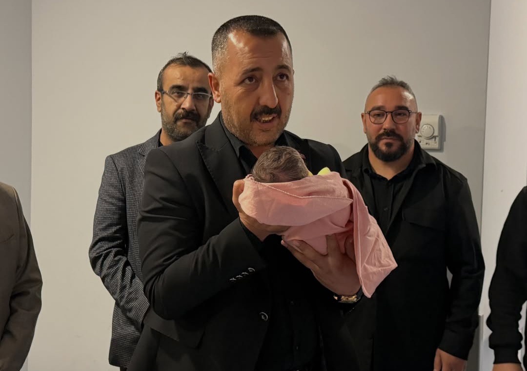 Burhan Kılıç bu kez Hüma Nur bebeğin isim babası oldu!