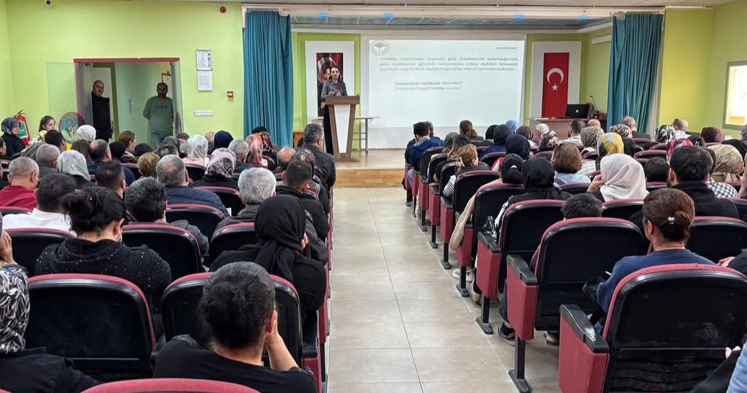 Okul kantinleri ve yemekhanelerde görevli personele hijyen eğitimi