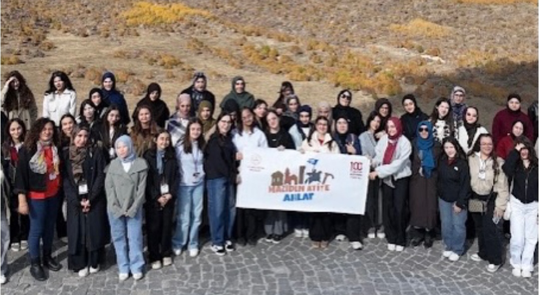 Malatyalı öğrenciler Ahlat’ta tarihin izinde yolculuğa çıktı