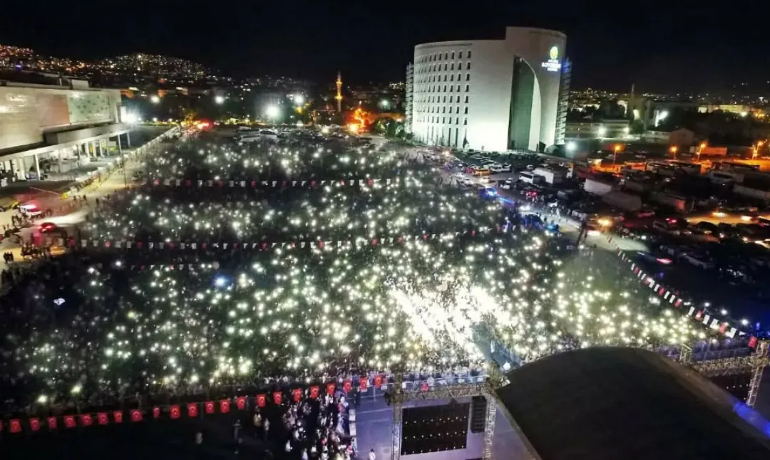 Malatya’da eğlence konser artık ondan soruluyor! Onsuz olmuyor!