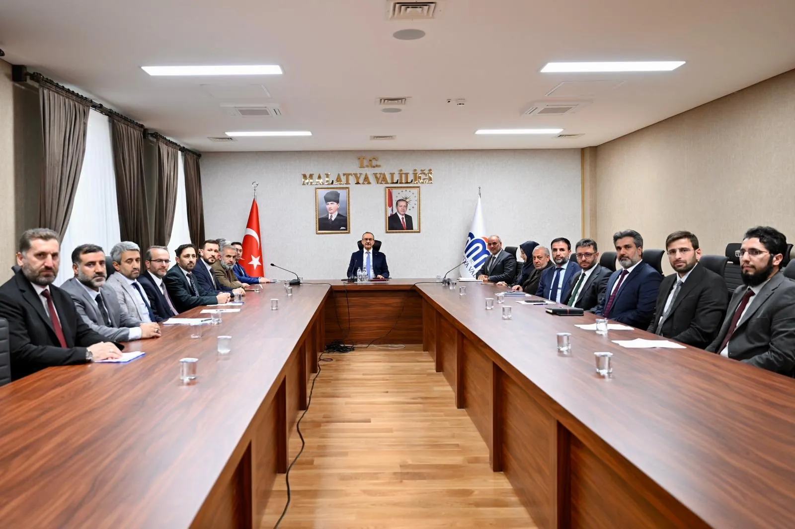 Vali Önce müftüler ile buluştu sonra dilendiricilere dur dedi!