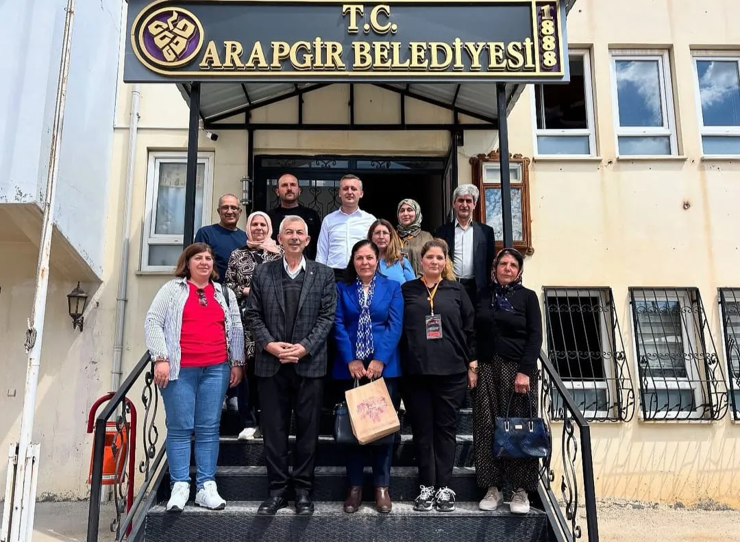 23 NİSAN ÖNCESİ ÇOCUKLARI OYUNCAKLARLA SEVİNDİREN HEDİYE!