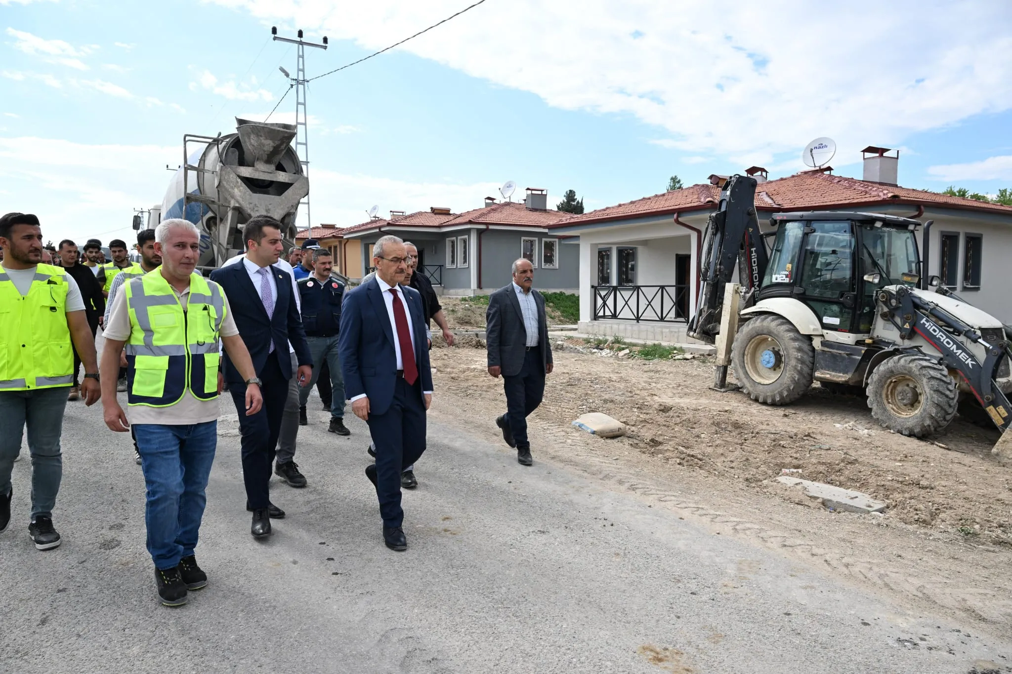 VALİ SEDDAR YAVUZ YAZIHAN'DA 