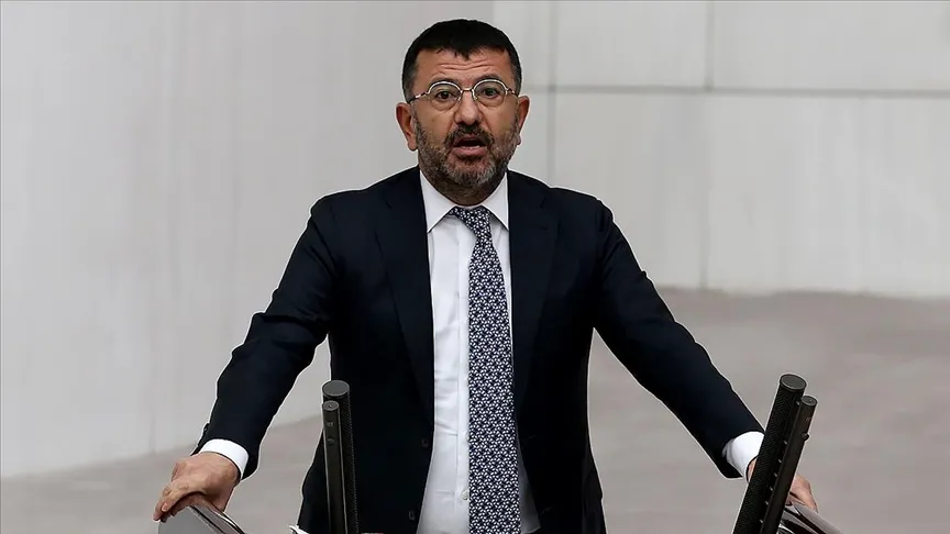 Veli Ağbaba: “Sahte diploma yetmedi, Rektörü bile sahte!”