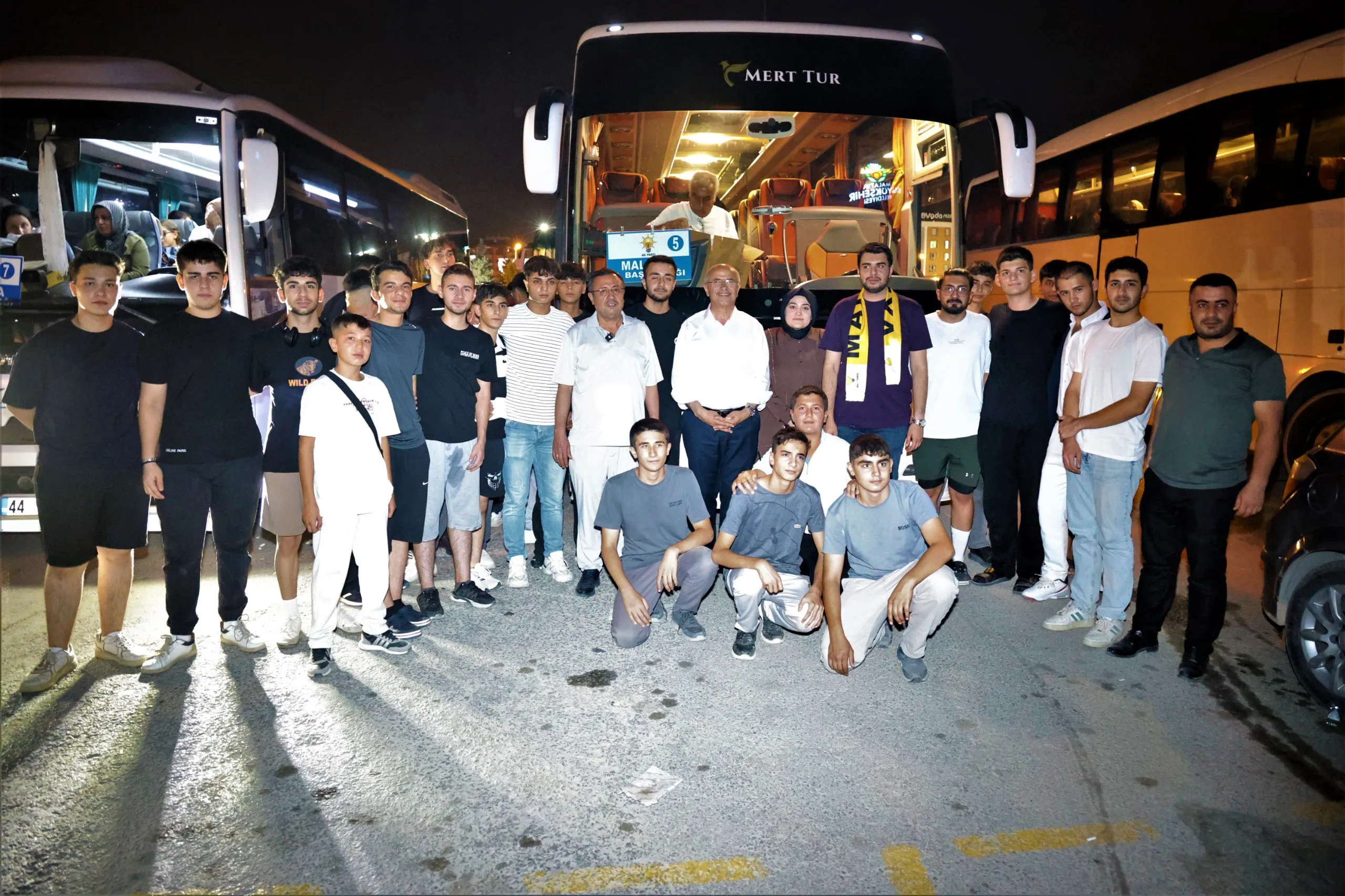 Malazgirt coşkusu için Malatyalı Ak Gençler yola çıktı!