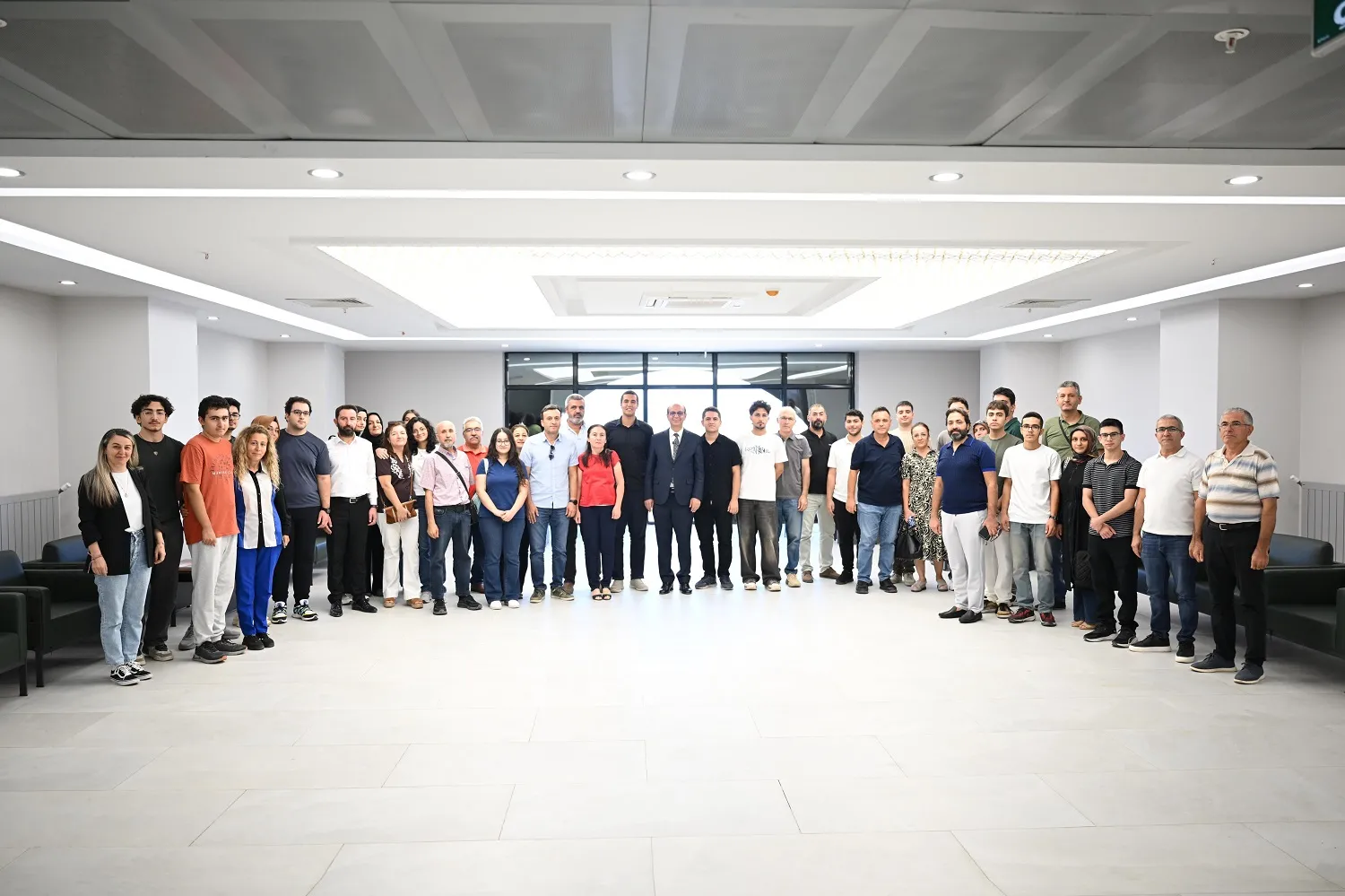 Başarılı Öğrencilere İlhan Geçit Başkan’dan ödül geldi!