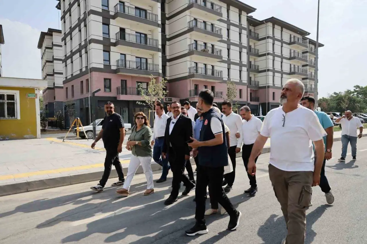 Ali Bakan'dan TOKİ konutlarında sürpriz ziyaret