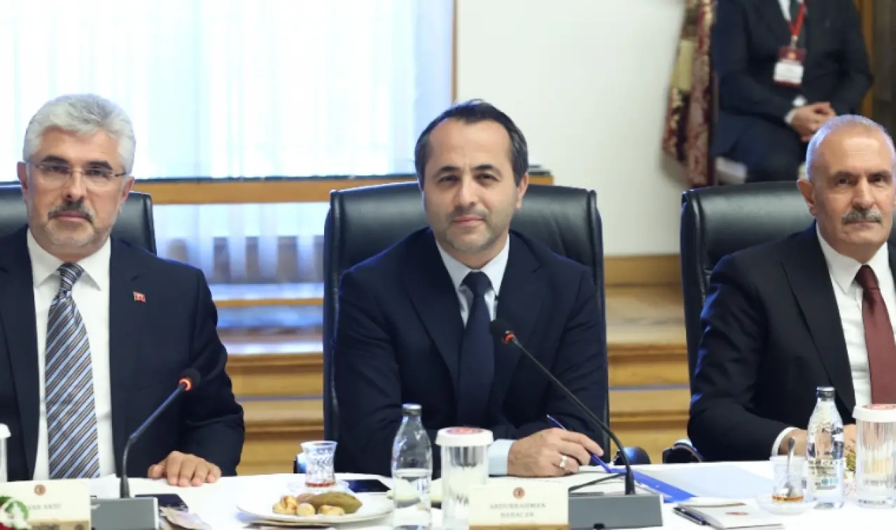 Abdurrahman Babacan'dan Komisyon Açıklaması: "Toplumun Her Kesimini  Dinleyeceğiz"