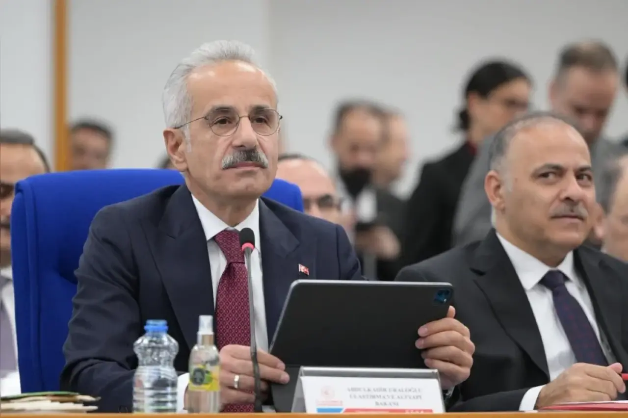 Ulaştırma ve Altyapı Bakanı Uraloğlu TBMM'de 2026 Bütçesini Anlattı: “Yapılamaz Denileni Yaptık, 2053'e Uzanan Bir Ulaşım Vizyonu Ortaya Koyduk” - Cumhur Haber Ajansı