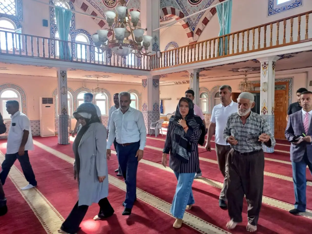 İnanç Siraç Kara Ölmeztoprak on X: "📍Topsöğüt Merkez Cami 🕌 Depremden etkilenen Topsöğüt Merkez Camii'nde incelemelerde bulunarak, Cami İmamı Gani Açar'dan bilgiler aldık. Cami çevresinde dükkanı olan esnaflarımız ve cami cemaatine geçmiş