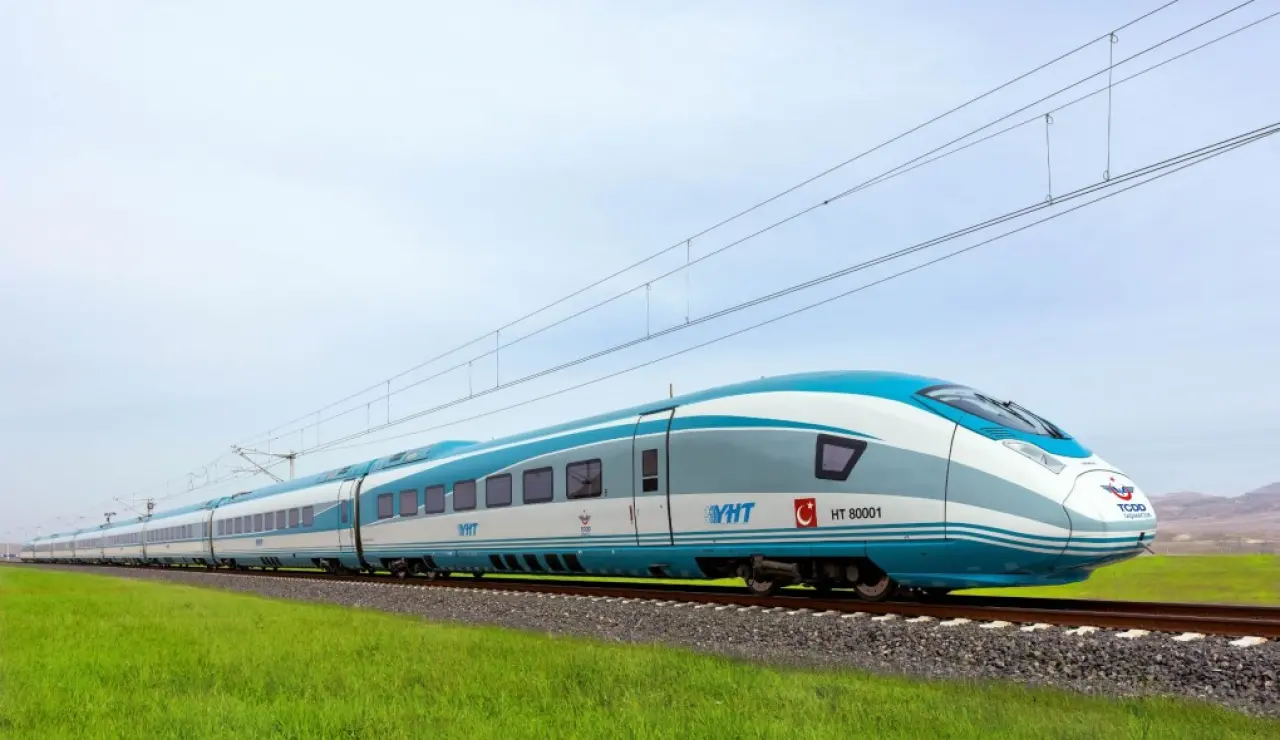 TÜRKİYE 16 YIL ÖNCE YÜKSEK HIZLI TRENLE TANIŞTI - Haberler - T.C. Ulaştırma ve Altyapı Bakanlığı
