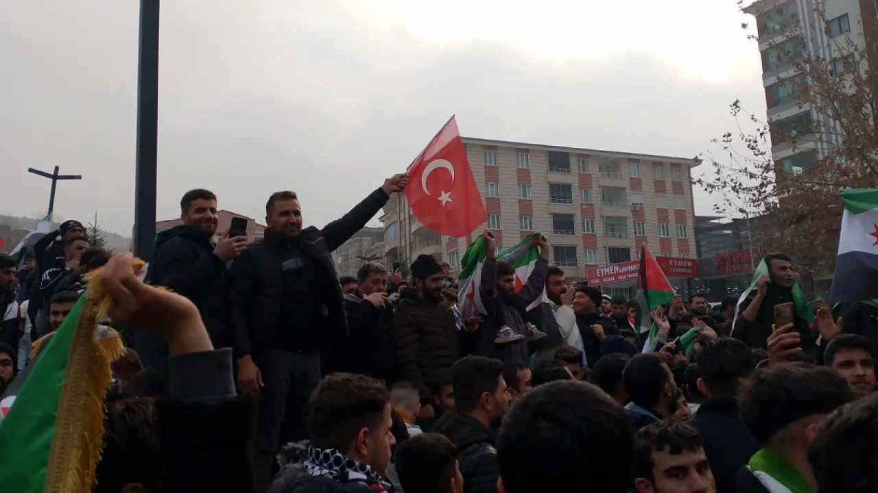 Malatya'daki Suriyeliler, Esed'in Gidişini Kutluyor - Gündem - Görsel